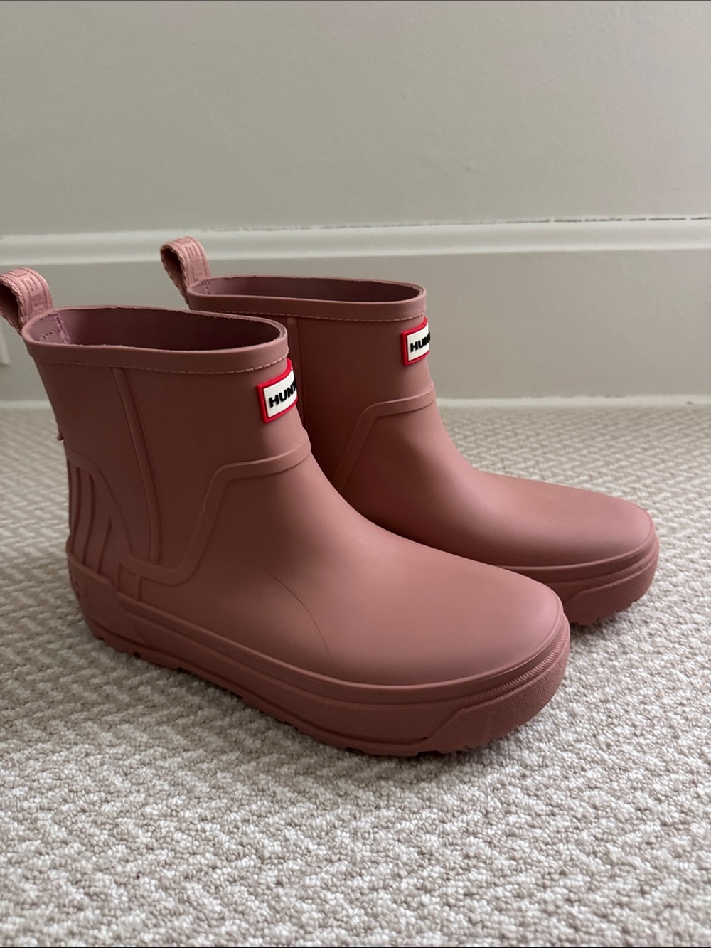 Hunter Women’s Short Rain Boots in Mauve Pink